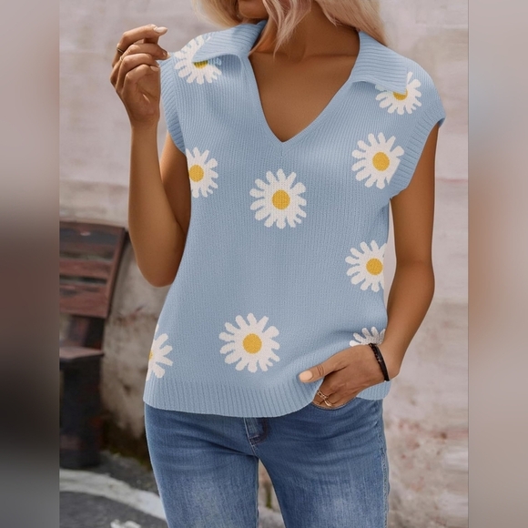 Women's Blue Daisy Knit Collared Sweater Vest Cap Sleeve V-Neck Pullover - Picture 3 of 12